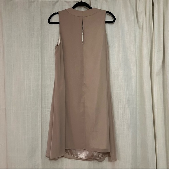 VINCE CAMUTO | Taupe Neck Embellished Chiffon Layered Trapeze Dress Size 10 - Picture 8 of 9